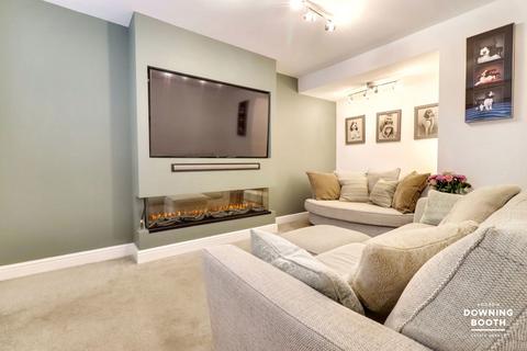 4 bedroom detached house for sale, New Road, Armitage, WS15 4AA - No Upward Chain
