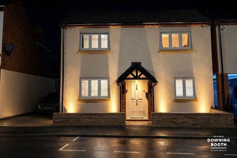 4 bedroom detached house for sale, New Road, Armitage, WS15 4AA - No Upward Chain