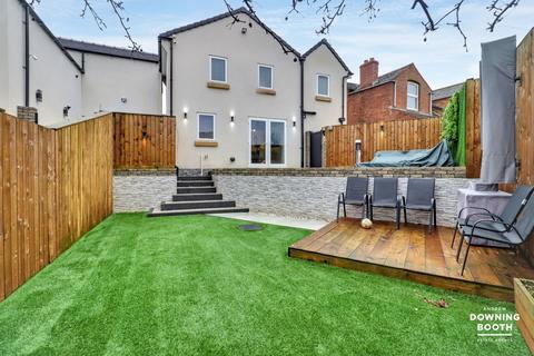 4 bedroom detached house for sale, New Road, Armitage, WS15 4AA - No Upward Chain
