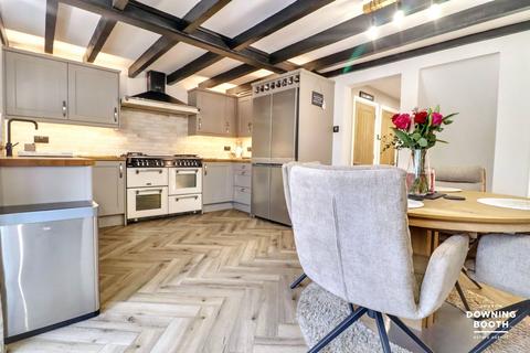 4 bedroom detached house for sale, New Road, Armitage, WS15 4AA - No Upward Chain