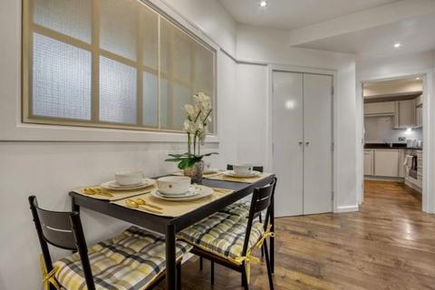 2 bedroom flat for sale, Princes Court, Brompton Road, London, SW3