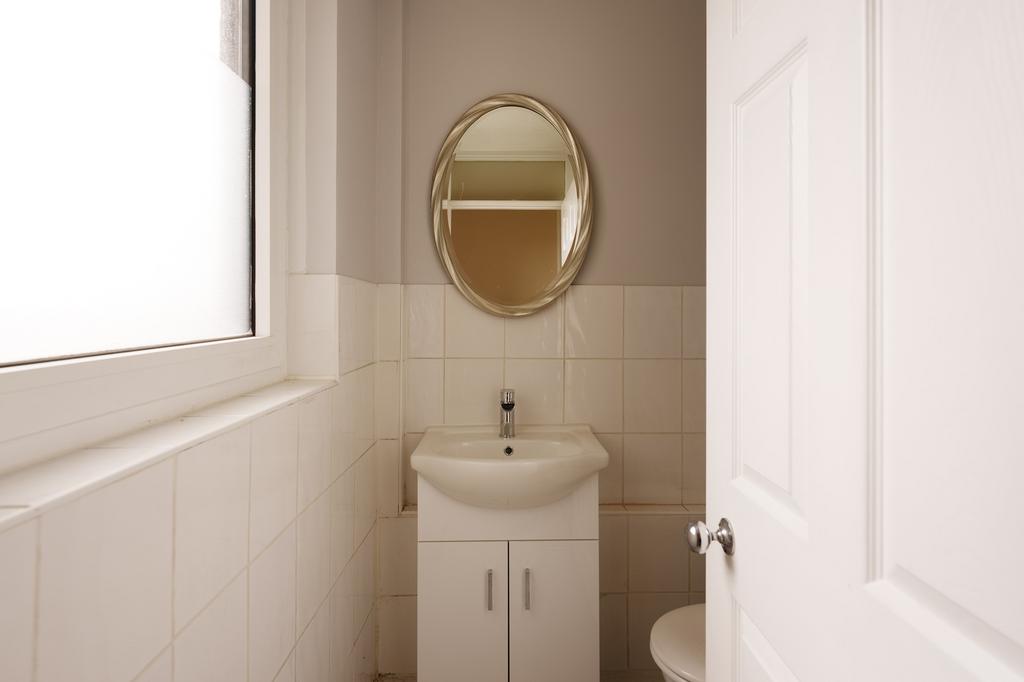 Bathroom ()