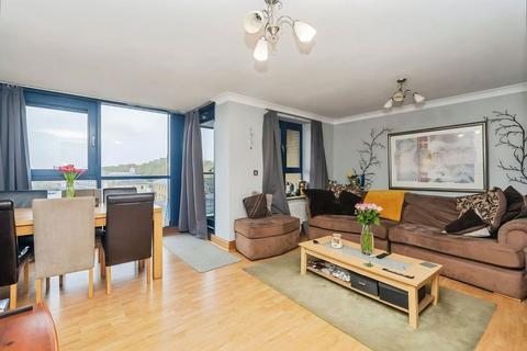 2 bedroom flat for sale, Canute Road, Southampton SO14