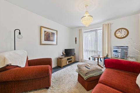 1 bedroom flat for sale, Crescent West, Kettering NN16