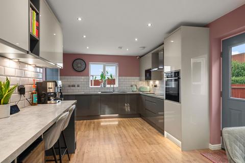 4 bedroom detached house for sale, Eyam Way, Grantham NG31