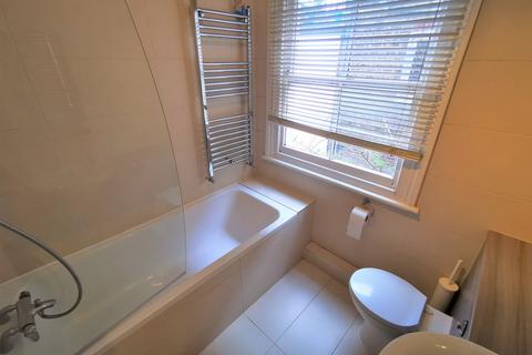 2 bedroom flat to rent, Gascony Avenue, London, NW6