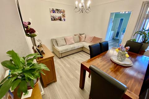 3 bedroom semi-detached house for sale, St. Davids Road, East Cowes,