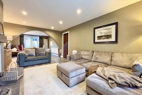 3 bedroom detached house for sale, Brooks Terrace, Bradford BD13