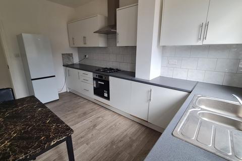 5 bedroom end of terrace house to rent - Witley Gardens, Southall UB2