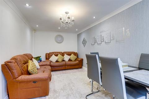 4 bedroom semi-detached house for sale, Fleet Close, Nottingham NG7