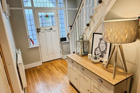 4 bedroom detached house for sale, Peters Drive, Leicester, LE5