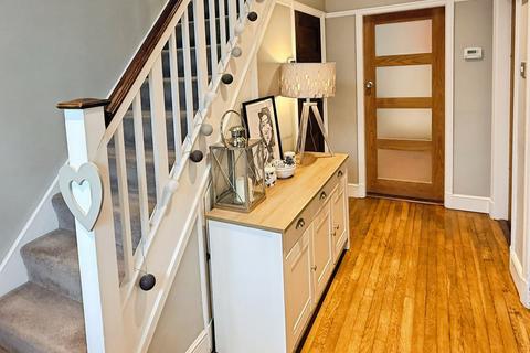 4 bedroom detached house for sale, Peters Drive, Leicester, LE5