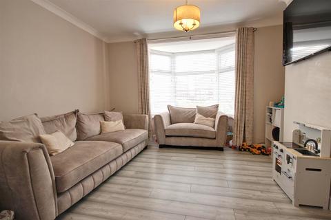 3 bedroom terraced house for sale, Bricknell Avenue, Hull