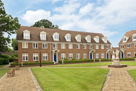 High Pine Close, Weybridge, Surrey, KT13