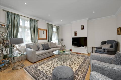 4 bedroom end of terrace house for sale, High Pine Close, Weybridge, Surrey, KT13