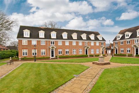 4 bedroom end of terrace house for sale, High Pine Close, Weybridge, Surrey, KT13