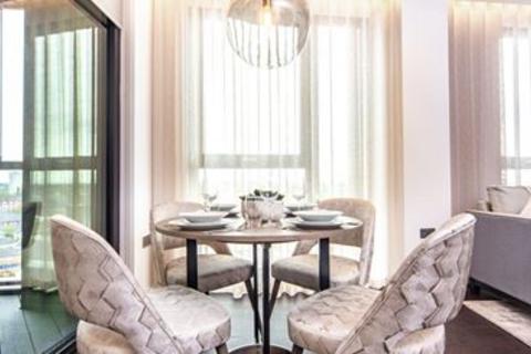 2 bedroom flat to rent, Charles Clowes Walk, SW11