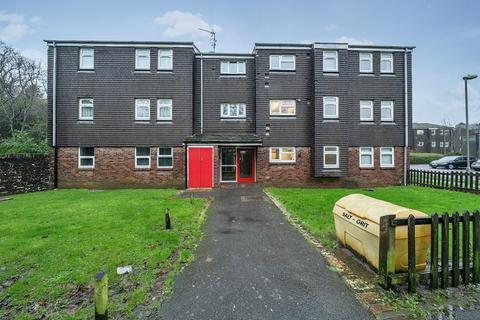 2 bedroom flat for sale, Springwood Avenue, Hampshire PO7