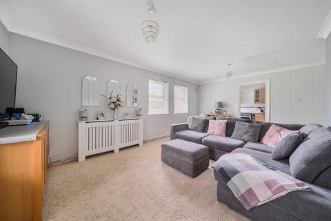 2 bedroom flat for sale, Springwood Avenue, Hampshire PO7