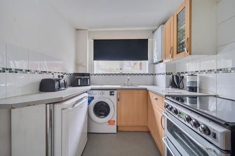 2 bedroom flat for sale, Springwood Avenue, Hampshire PO7