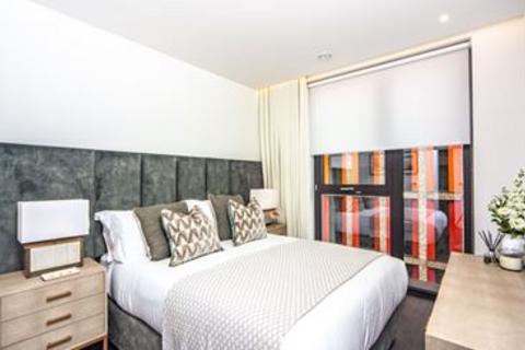 2 bedroom flat to rent, Charles Clowes Walk, SW11