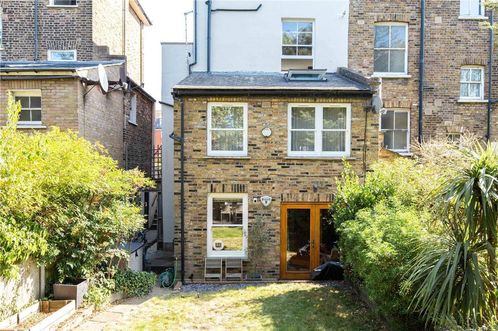 Navarino Road E8