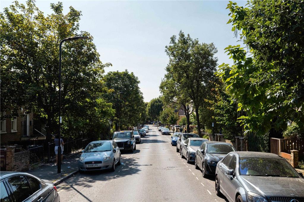 Navarino Road E8