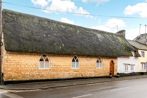 4 bedroom end of terrace house for sale, Main Street, Tingewick, Buckinghamshire, MK18