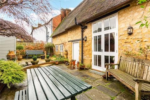 4 bedroom end of terrace house for sale, Main Street, Tingewick, Buckinghamshire, MK18