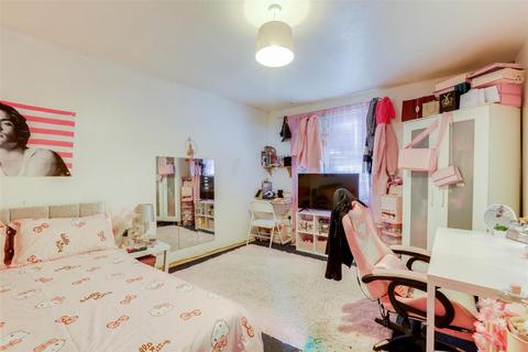 undefined, Oakington Close, Nottingham NG5