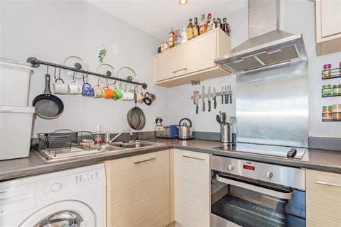 2 bedroom flat for sale, Marshals Court, Perry Street, Crayford, Kent