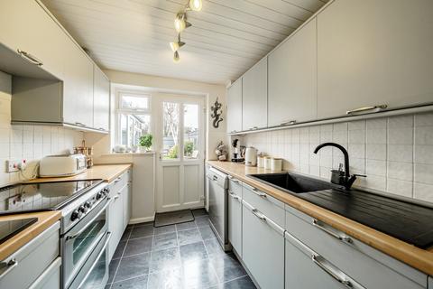 3 bedroom semi-detached house for sale, Peregrine Way, Grove