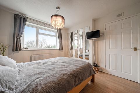 3 bedroom semi-detached house for sale, Peregrine Way, Grove