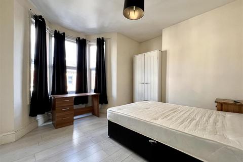 3 bedroom house to rent, Trewhitt Rd, Newcastle Upon Tyne