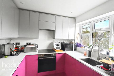 3 bedroom maisonette for sale, Kildare Close, Bordon
