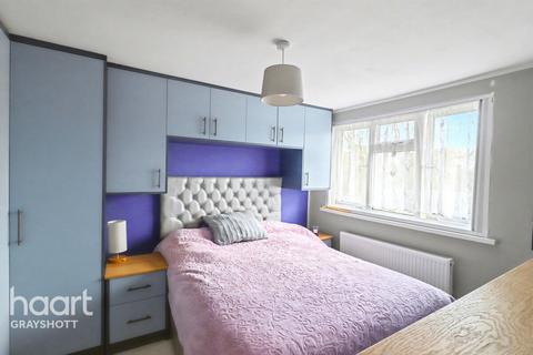 3 bedroom maisonette for sale, Kildare Close, Bordon