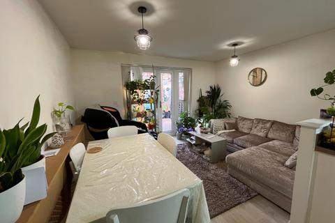 4 bedroom semi-detached house for sale, Gregory Way, Wigston LE18