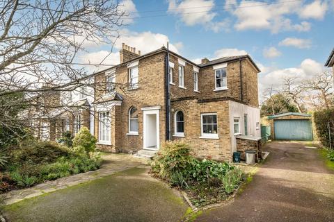 4 bedroom house for sale - Nightingale Road, Hampton TW12