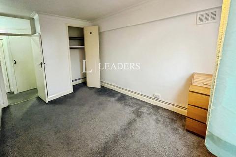 1 bedroom flat to rent, Queens Court, Hill Lane, Southampton, SO15