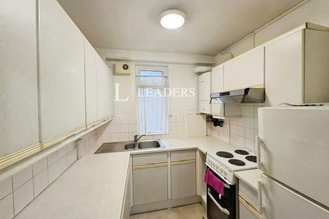 1 bedroom flat to rent, Queens Court, Hill Lane, Southampton, SO15