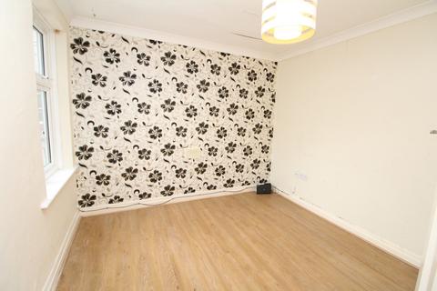 4 bedroom flat to rent, Bellegrove Road, Welling DA16