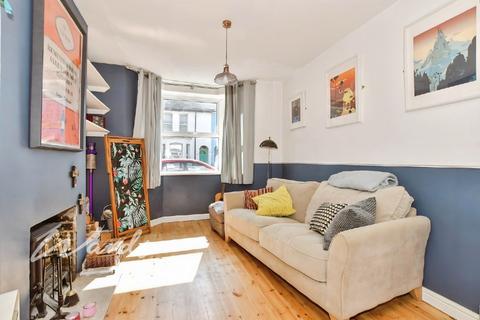 3 bedroom terraced house to rent, Nelson Road, Whitstable CT5