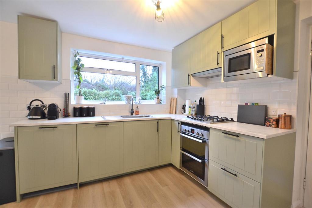 Kitchen 2.JPG