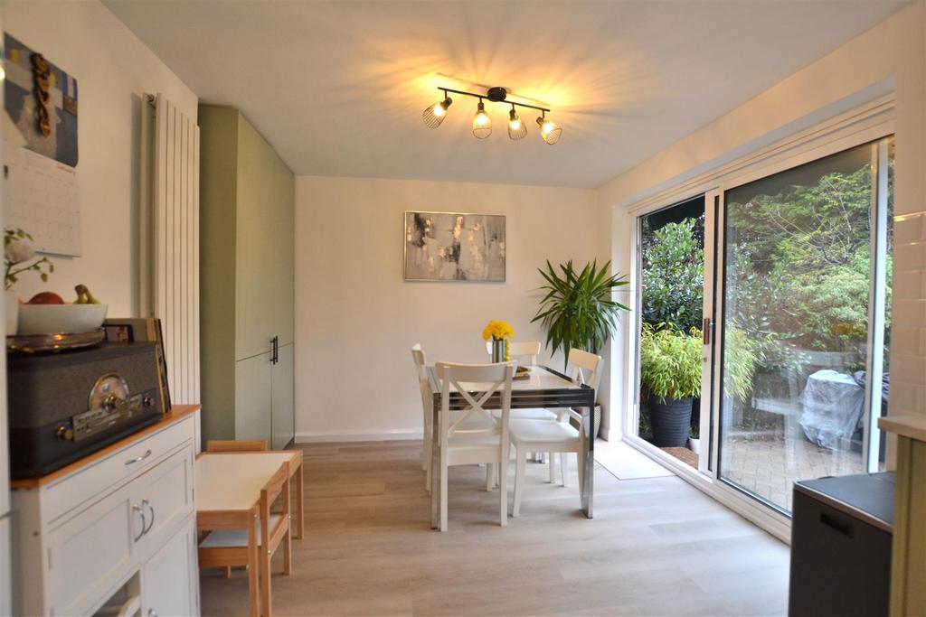 Dining Area.JPG