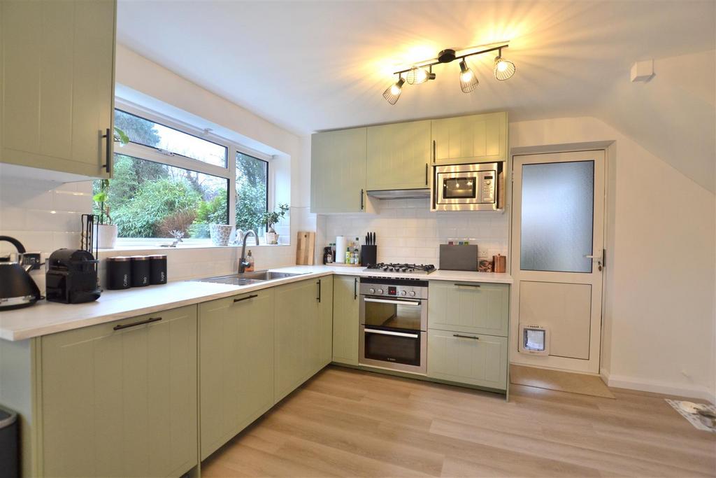 Kitchen 1.JPG