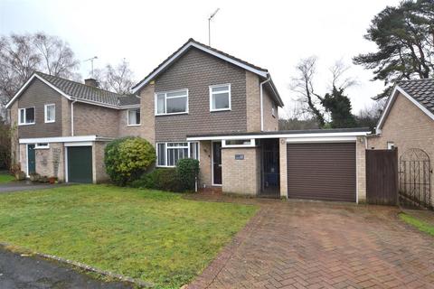 3 bedroom detached house for sale - Tavistock Road, Fleet GU51