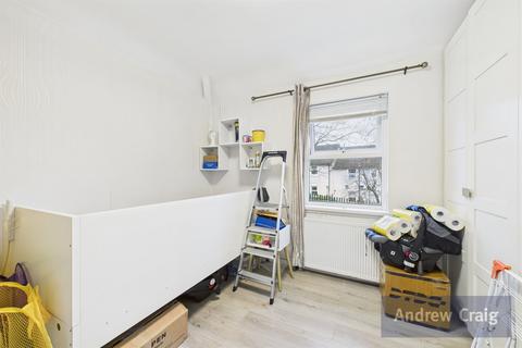 2 bedroom flat for sale, Fouracres Road, Cowgate