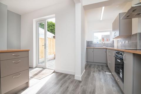 3 bedroom semi-detached house to rent, Dudley DY1