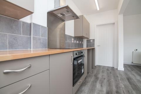 3 bedroom semi-detached house to rent, Dudley DY1