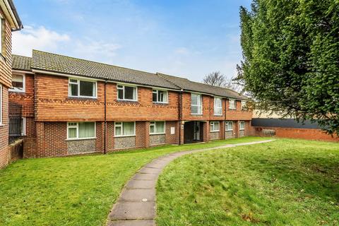 2 bedroom maisonette for sale, Griffin Way, Great Bookham